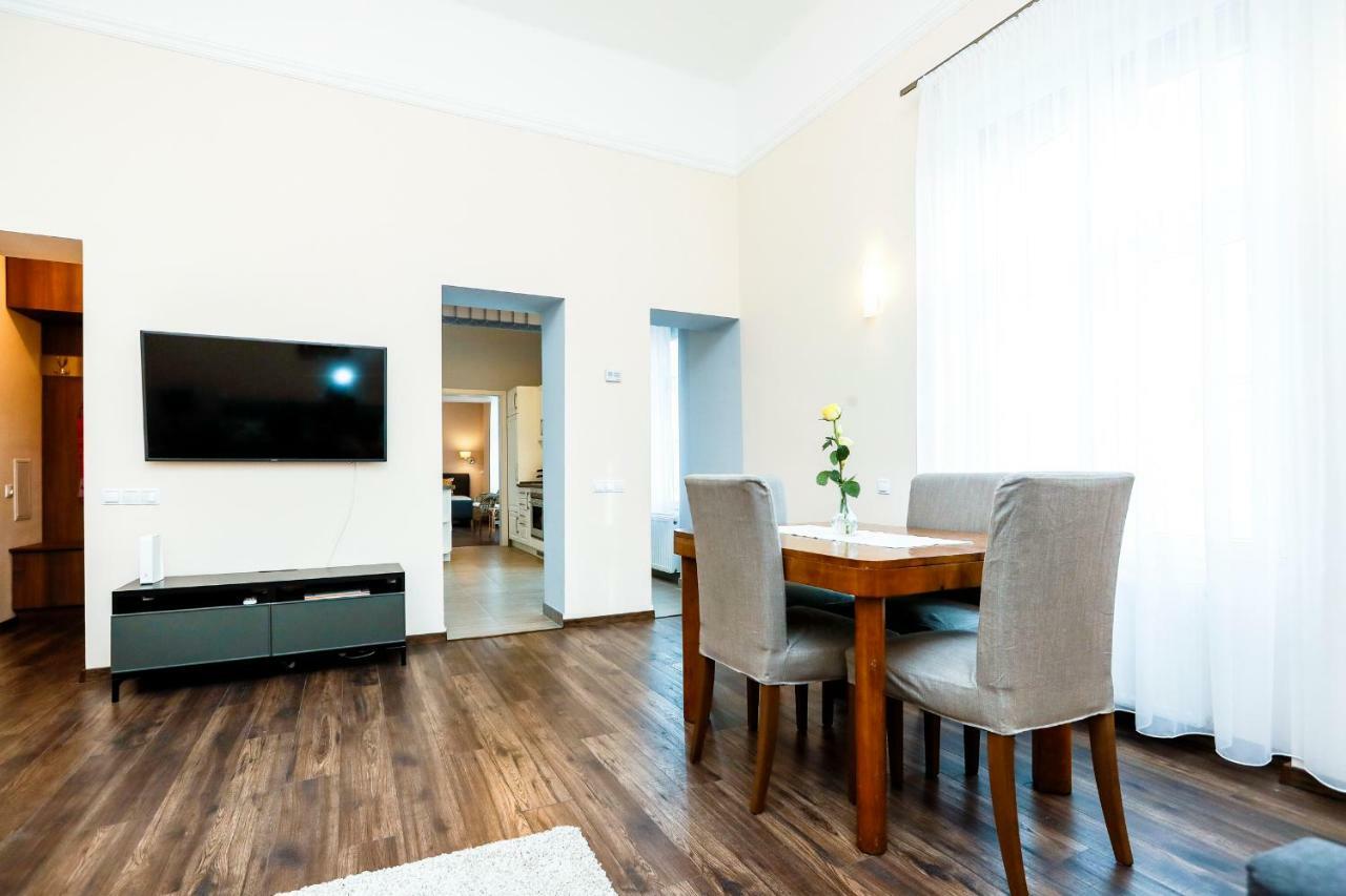 D8 Design Apartment & Studio Eger Zewnętrze zdjęcie